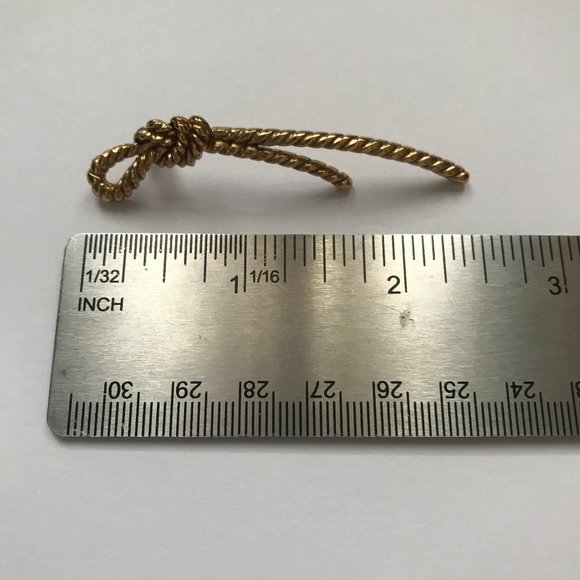 🌼 🌻 🌸 Gold-Toned Rope Pierced Earrings - Picture 5 of 5